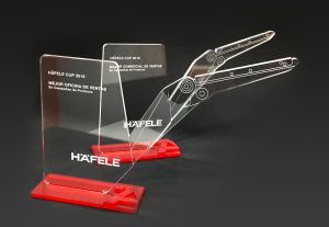 trofeo-hafele_personalizado_metacrilato